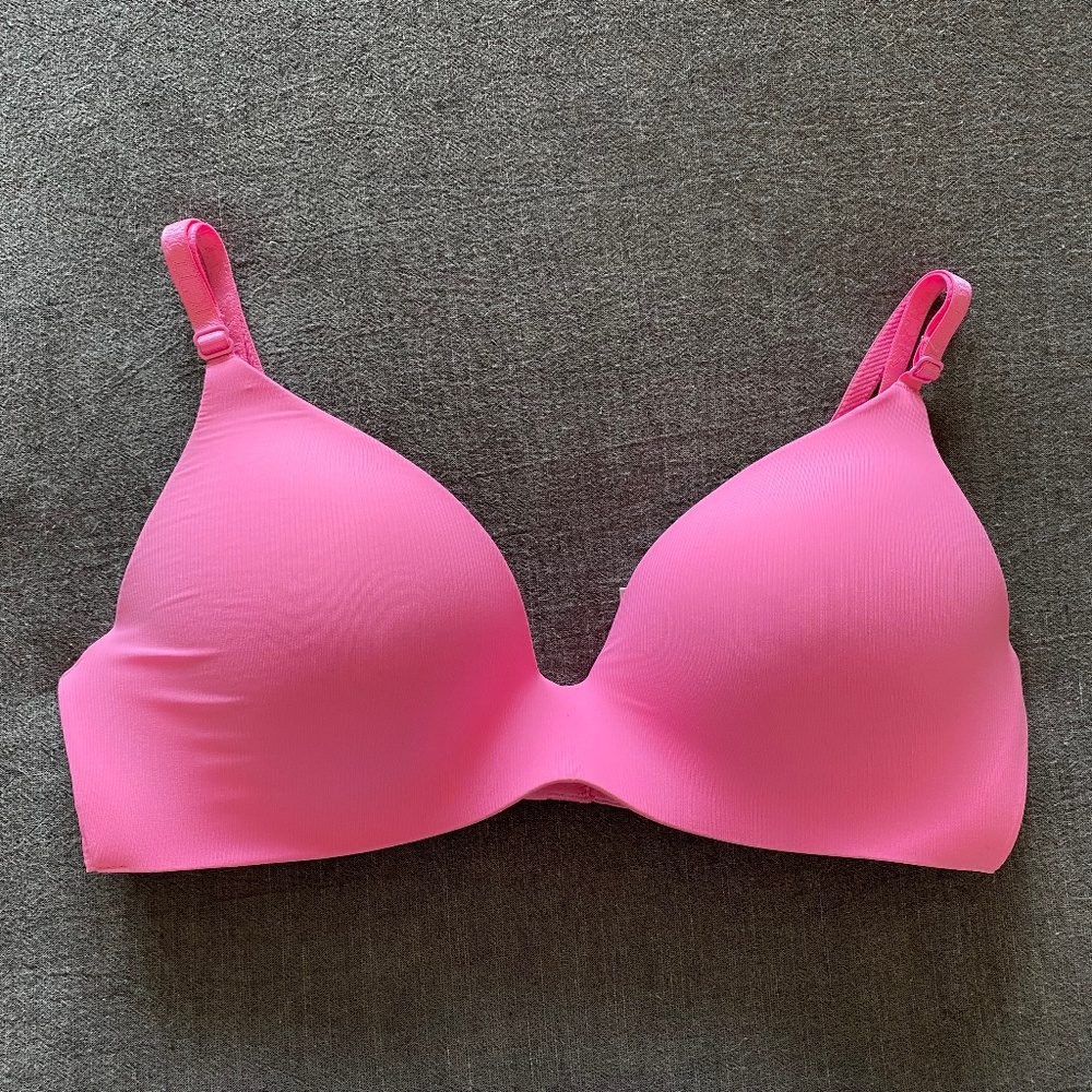Victoria’s Secret Wireless T-shirt Bra 34C